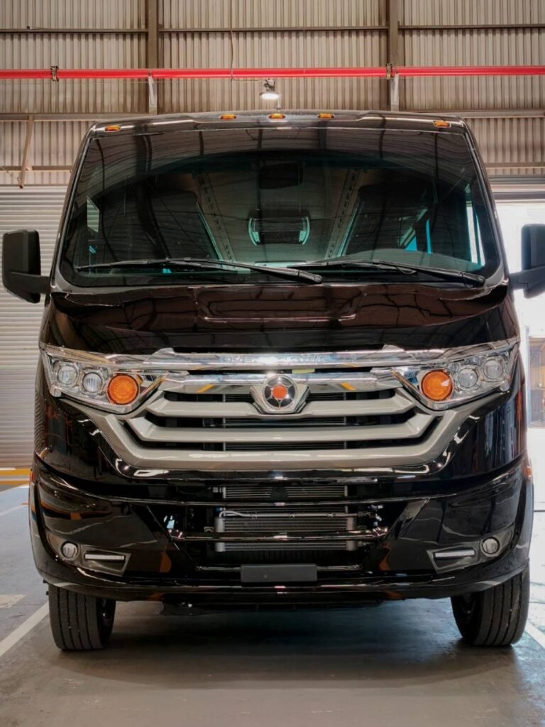 Marcopolo apresenta nova versão do Grand Executive em evento internacional de transporte executivo 2 Marcopolo