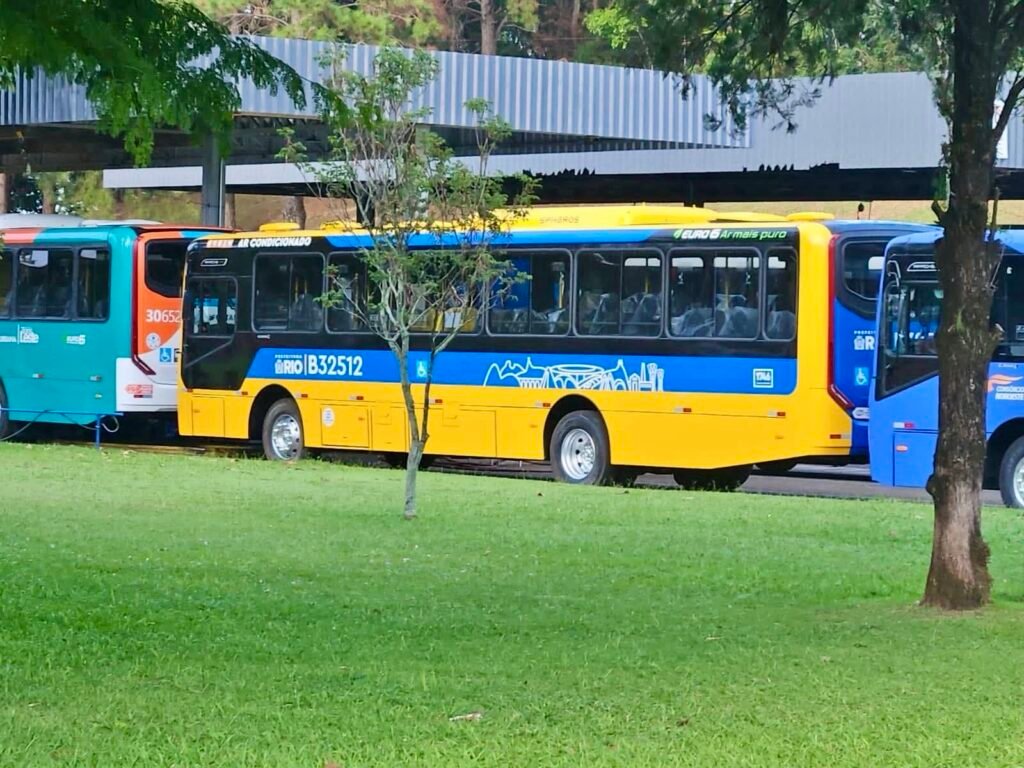 Paranapuan e Pavunense receberão ônibus Caio com chassi Mercedes-Benz 0 km e pintura padronizada do transporte do Rio 1 Viação Pavunense