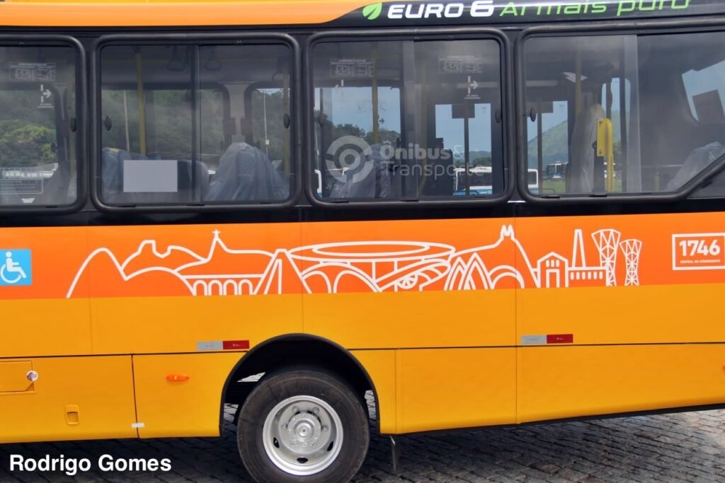 Jabour renova frota com 10 micro-ônibus Caio F2400 e estreia nova pintura padronizada do Rio 9 Jabour
