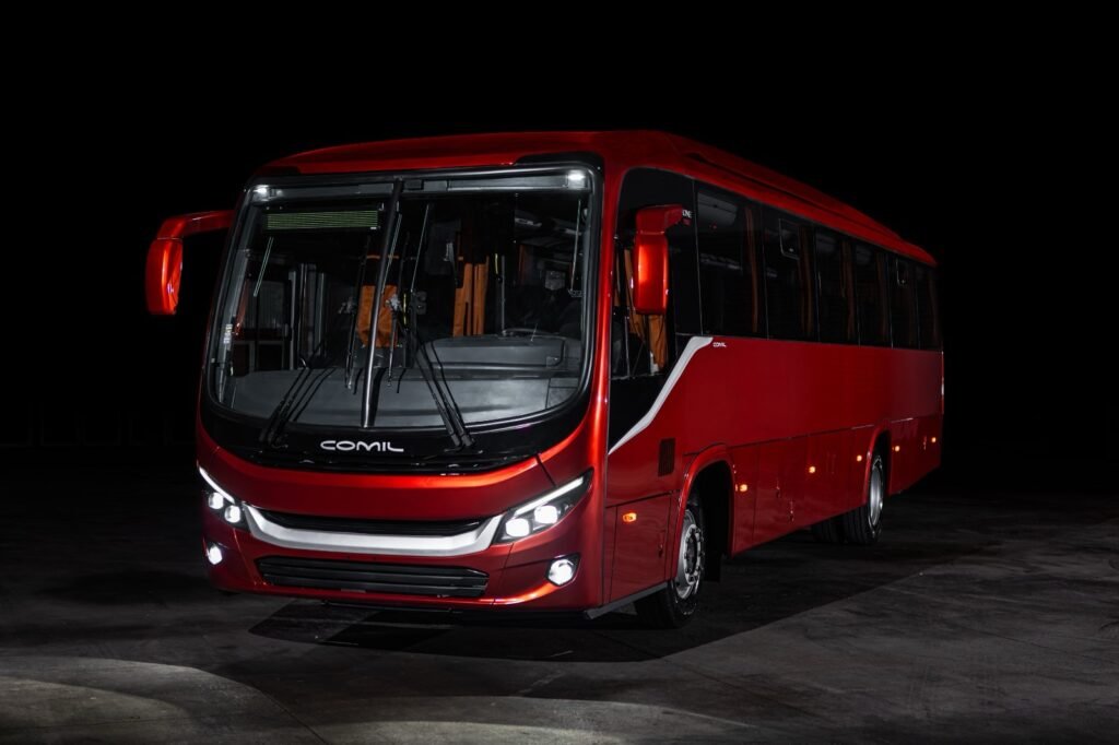 Comil lança Campione 330 e Versatile V4 e reforça estratégia no mercado de fretamento; confira as fotos oficiais 1 ab49b02e 23da 4897 aa45 3153253074af