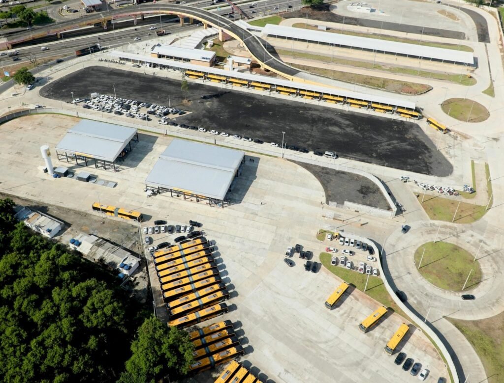 Prefeitura do Rio e Governo do Estado alinham Integração entre Baixada Fluminense e BRT avança com início de operação assistida no Terminal Pedro Fernandes 1 WhatsApp Image 2026 03 14 at 11.30.09 1536x1170 1
