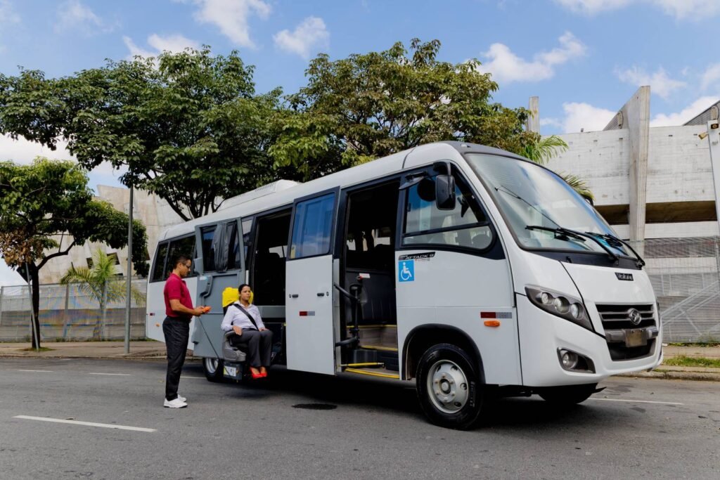Volare e Agra Motors apresentam Attack 9 Executivo com inovação em acessibilidade no Congresso Mineiro de Municípios 1 Volare
