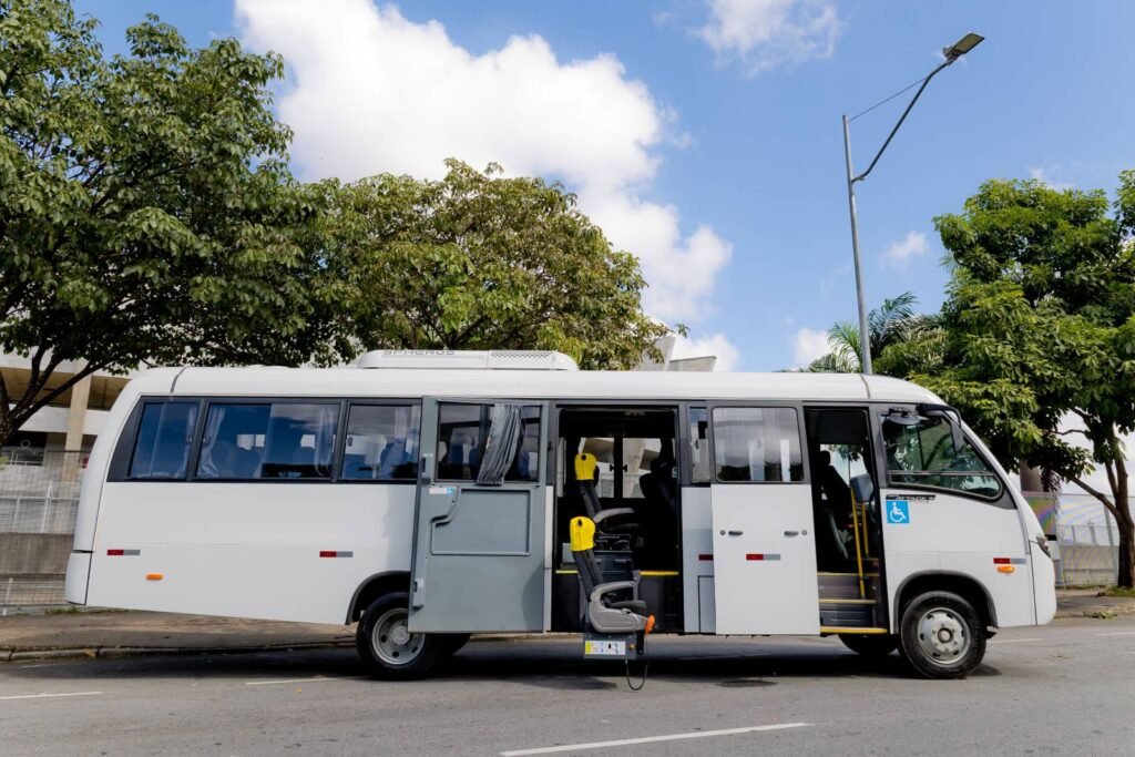 Volare e Agra Motors apresentam Attack 9 Executivo com inovação em acessibilidade no Congresso Mineiro de Municípios 3 Volare