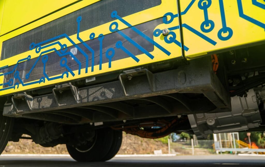 Marcopolo apresenta micro-ônibus híbrido movido a etanol e reforça protagonismo na descarbonização do transporte 2 Marcopolo