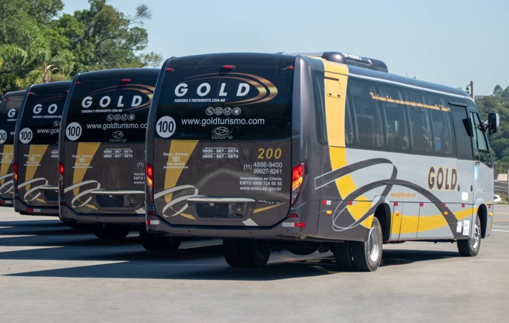 Volare entrega 15 micro-ônibus Fly 9 Executivo para operadora de turismo do interior paulista 1 Volare