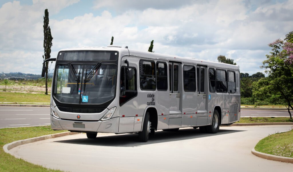 Volvo realiza primeira venda de ônibus com financiamento do programa Pró-Transporte para operação na Grande Curitiba 2 Volvo