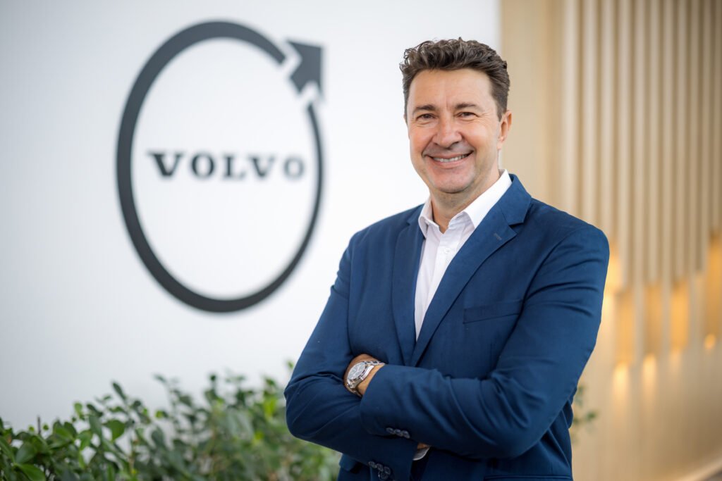 Volvo realiza primeira venda de ônibus com financiamento do programa Pró-Transporte para operação na Grande Curitiba 1 Volvo