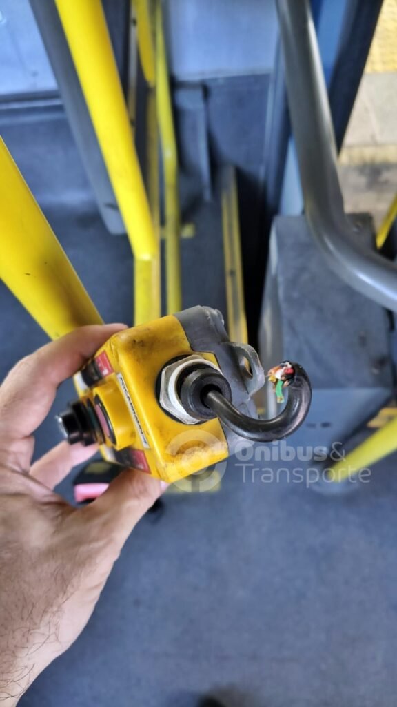 Nova onda de vandalismo em Recife danifica plataformas para cadeirantes e tira ônibus de circulação 2 Recife