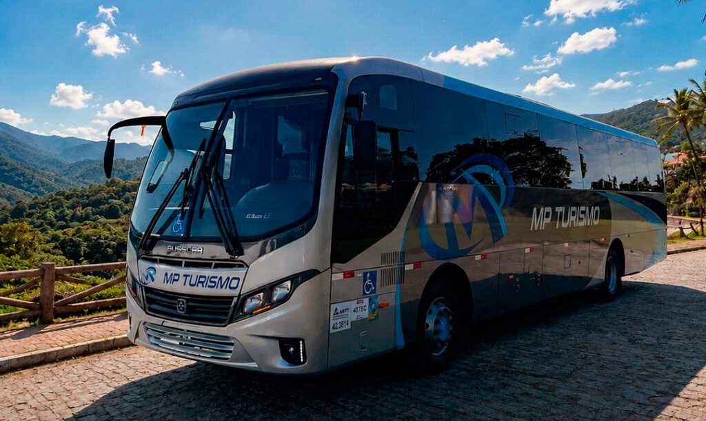 Busscar entrega novo El Buss FT para a MP Turismo e reforça presença no segmento de fretamento e turismo 2 BUSSCAR
