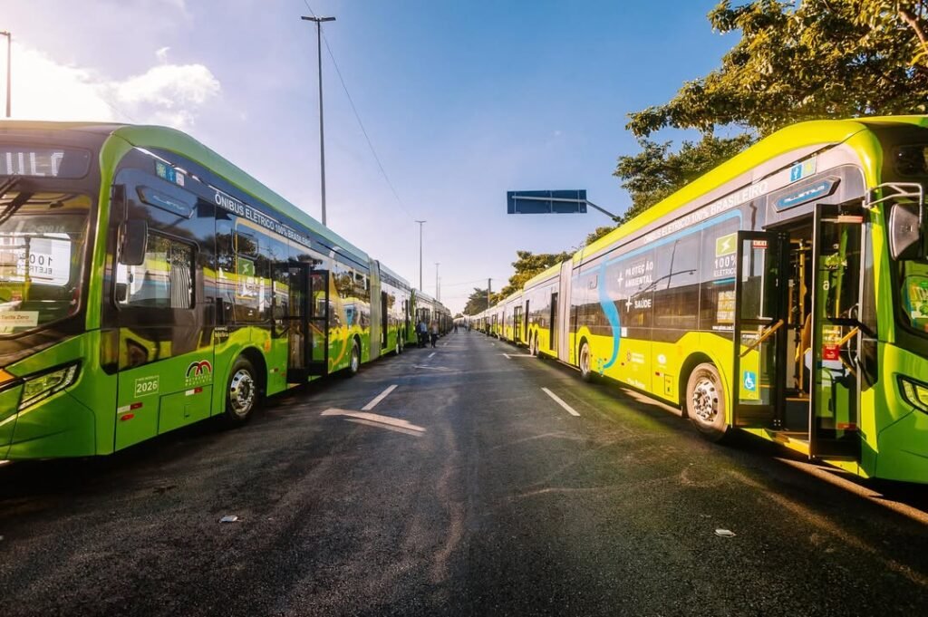 São Paulo entrega 500 ônibus elétricos de uma só vez e consolida a maior frota elétrica do transporte público brasileiro 9 Mais 500 onibus eletricos passam a integrar a frota da cidampliando a maior frota sustentav 1