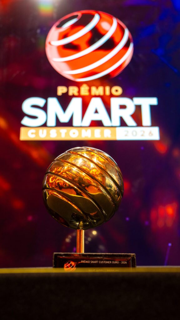 Tecnologia de biometria facial da Mais Mobi conquista o Prêmio Smart Customer 2026 1 Smart trofeu ouro.jpg