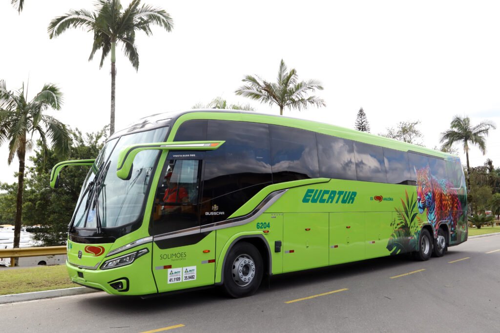 Volvo comercializa primeiros chassis rodoviários 6X2 de 15 metros do Brasil para a Eucatur 3 Volvo