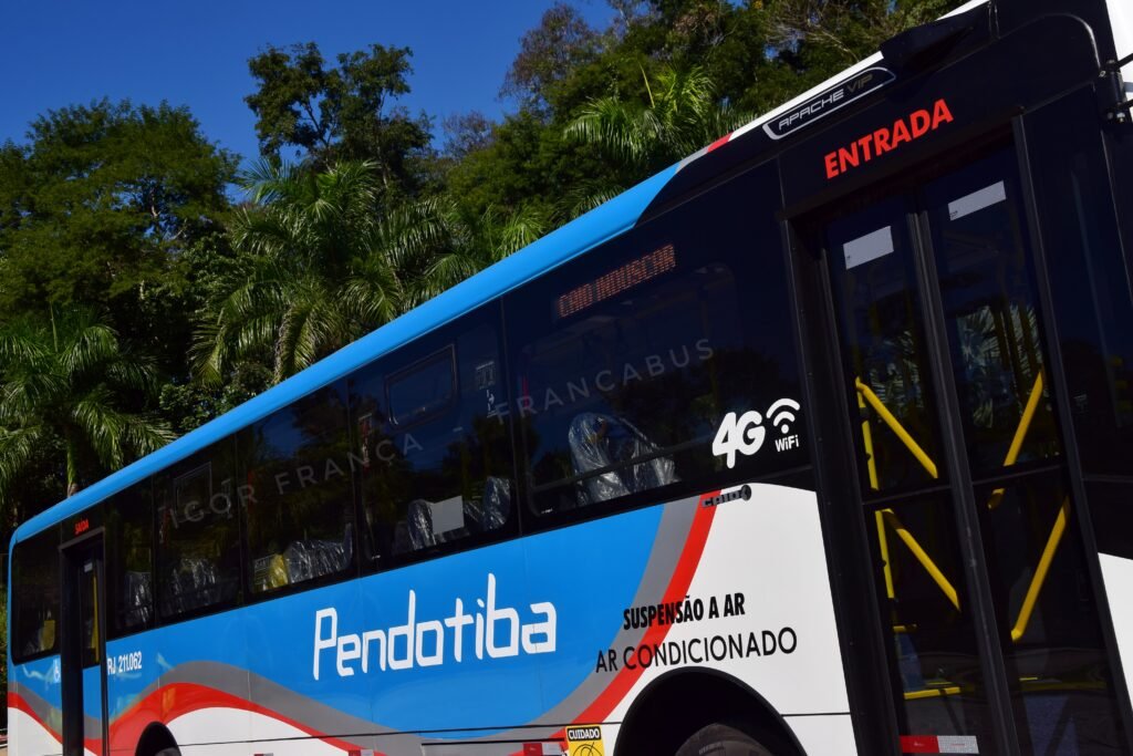Viação Pendotiba recebe 10 novos ônibus Apache VIP V para linhas entre Niterói e o Rio 4 Viação Pendotiba