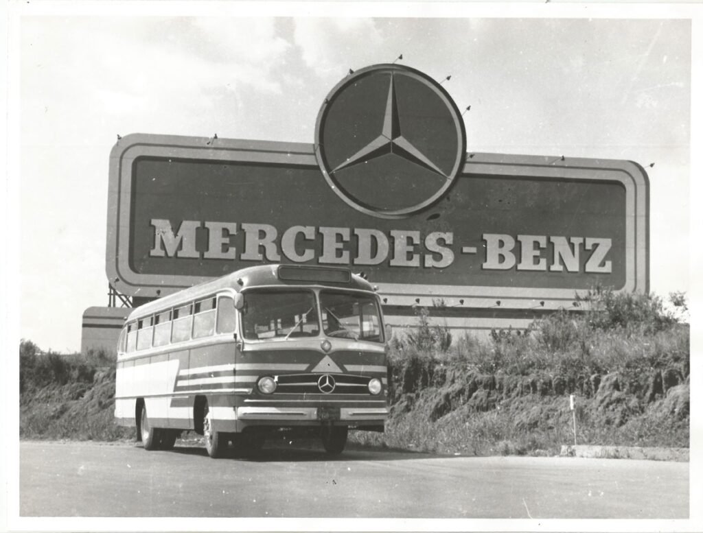 Mercedes-Benz celebra 70 anos de protagonismo no transporte de passageiros e reafirma liderança no mercado brasileiro de ônibus 1 Mercedes-Benz