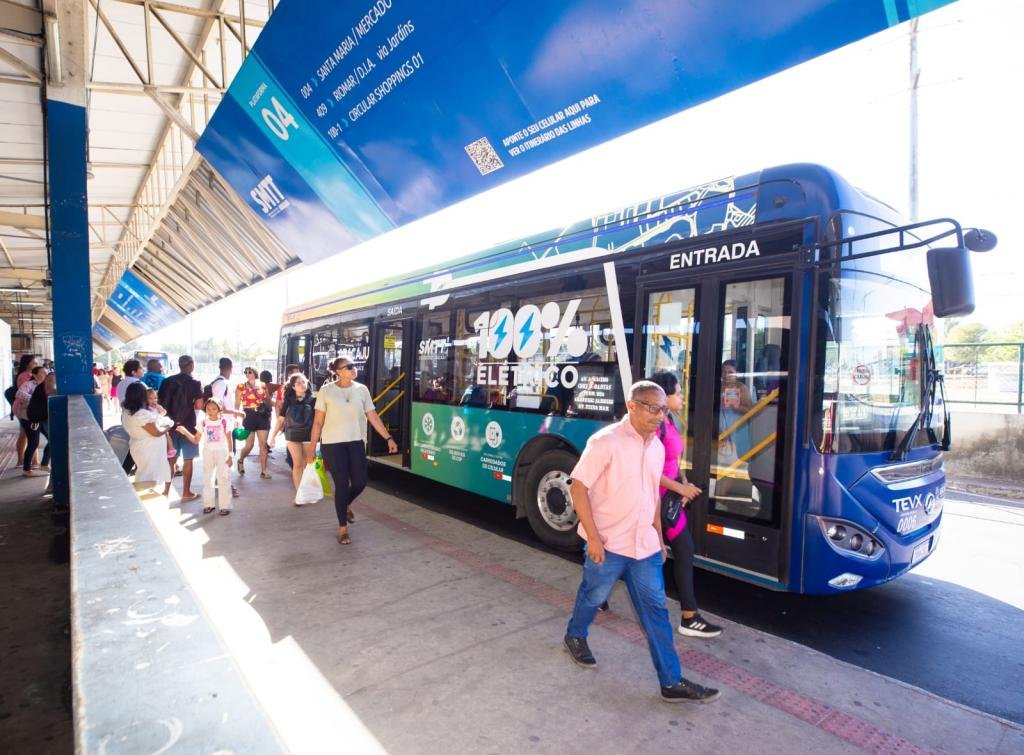Aracaju amplia frota elétrica e coloca mais 15 ônibus zero emissão em operação nesta sexta-feira 5 Aracaju