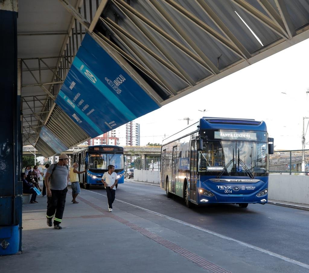Aracaju amplia frota elétrica e coloca mais 15 ônibus zero emissão em operação nesta sexta-feira 4 Aracaju