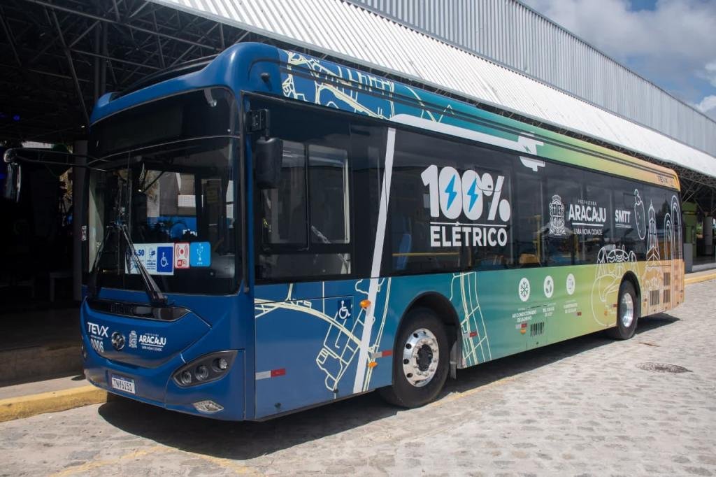 Aracaju amplia frota elétrica e coloca mais 15 ônibus zero emissão em operação nesta sexta-feira