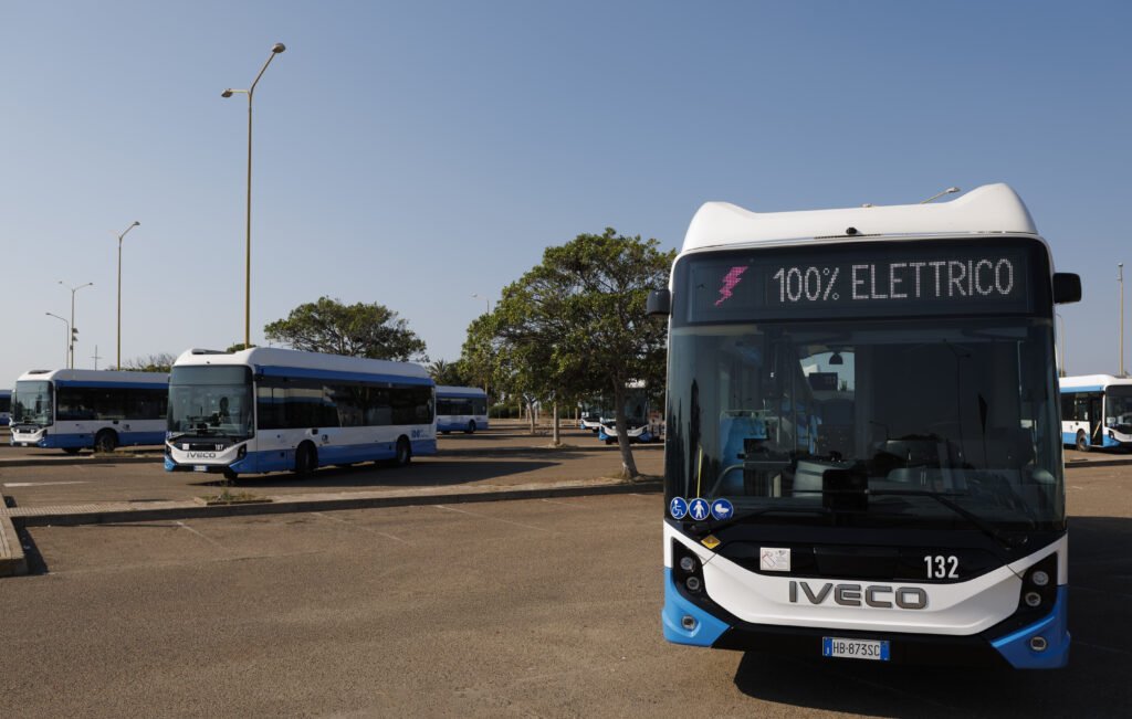 IVECO BUS entrega primeiros ônibus elétricos E-WAY com baterias FPT para operadora na Itália 5 IVECO BUS