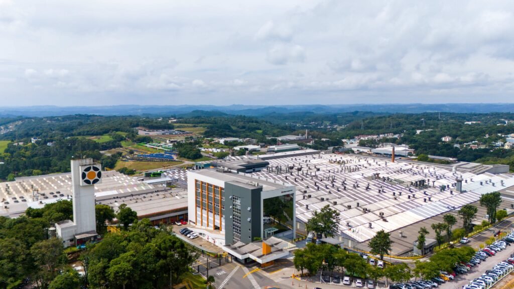 Marcopolo registra receita de R$ 2,37 bilhões no 2º trimestre e amplia liderança no mercado brasileiro de ônibus 1 Marcopolo