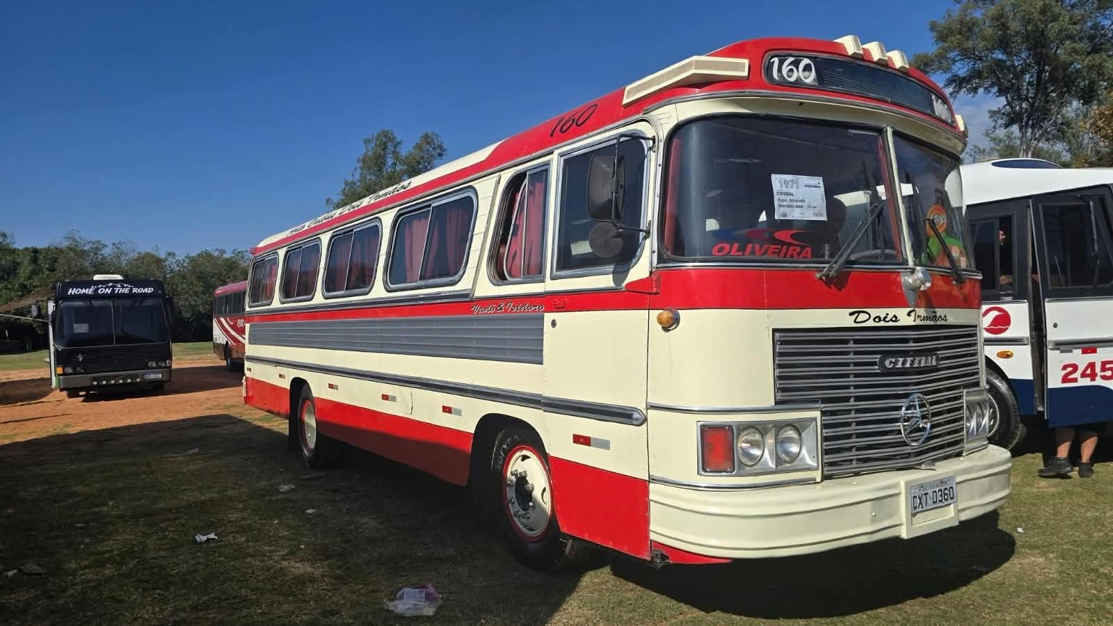 RED BUS DAY reúne mais de 60 ônibus em Artur Nogueira e celebra a preservação da história do transporte