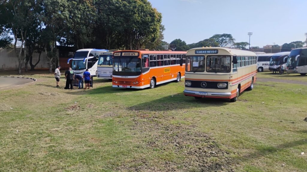 RED BUS DAY reúne mais de 60 ônibus em Artur Nogueira e celebra a preservação da história do transporte 1 RED BUS DAY