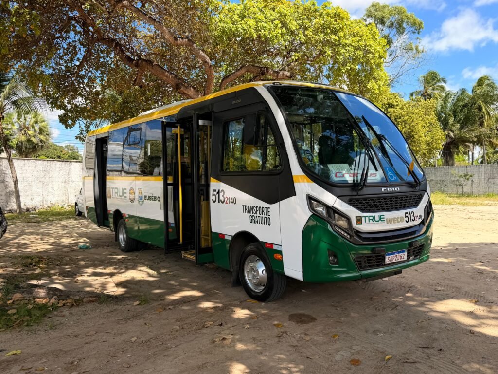 TRUE completa 15 anos em Eusébio e ganha três novos ônibus para ampliar transporte público gratuito