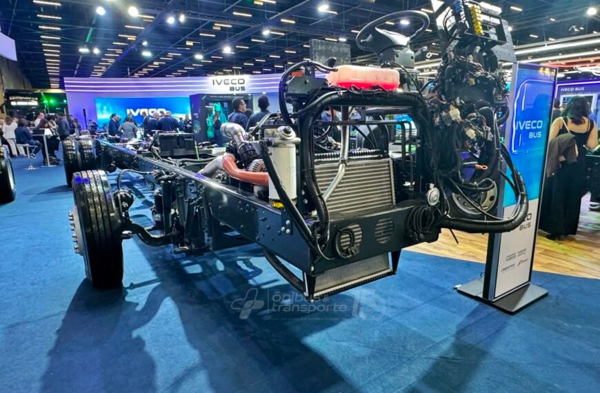 IVECO BUS lança BUS 17-210 na Lat.Bus 2026 e estreia no segmento de chassis 17 toneladas com motor de quatro cilindros