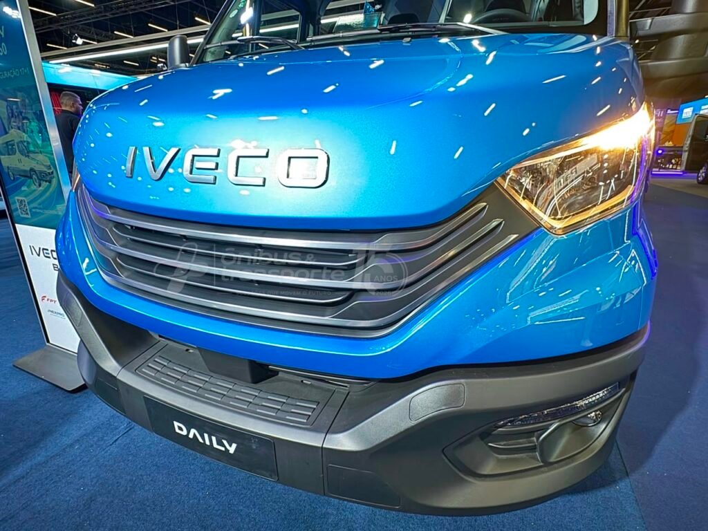 IVECO BUS amplia portfólio na Lat.Bus 2026 com novo chassi 17-210 e Daily Minibus automática 9 Iveco