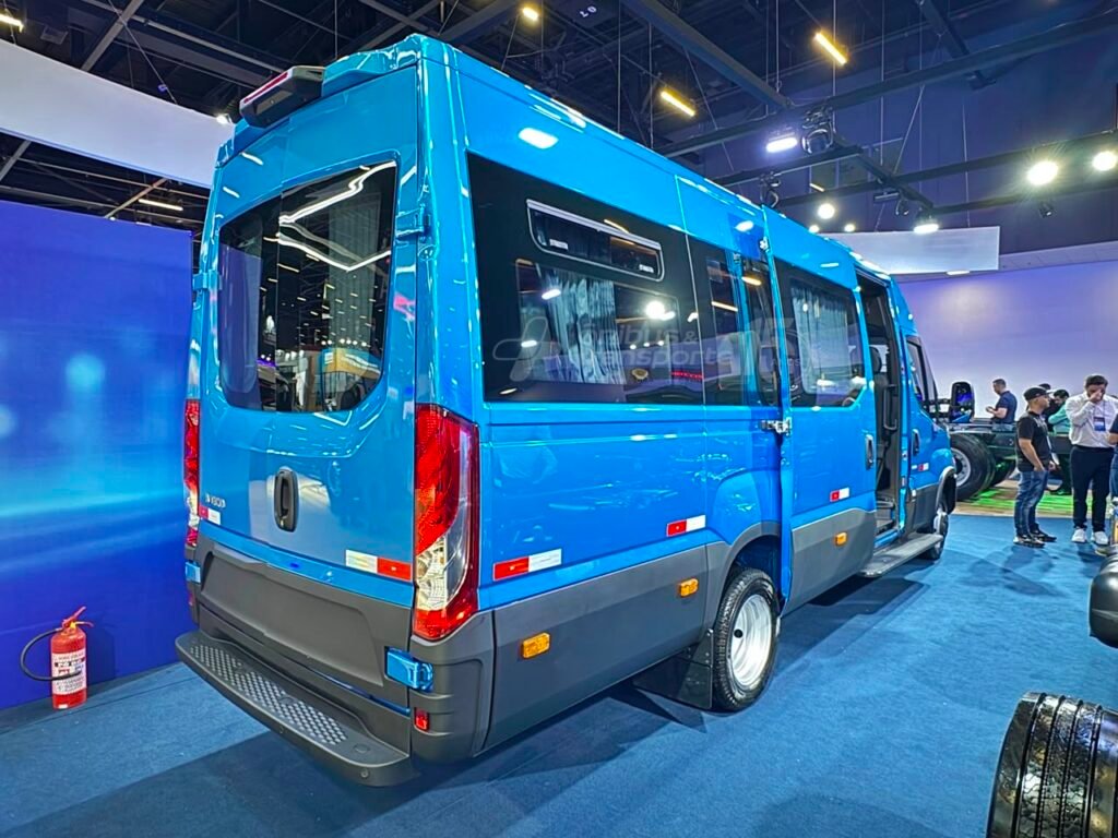 IVECO BUS amplia linha Daily Minibus com versão 17+1 e câmbio automático Hi-Matic 5 Iveco