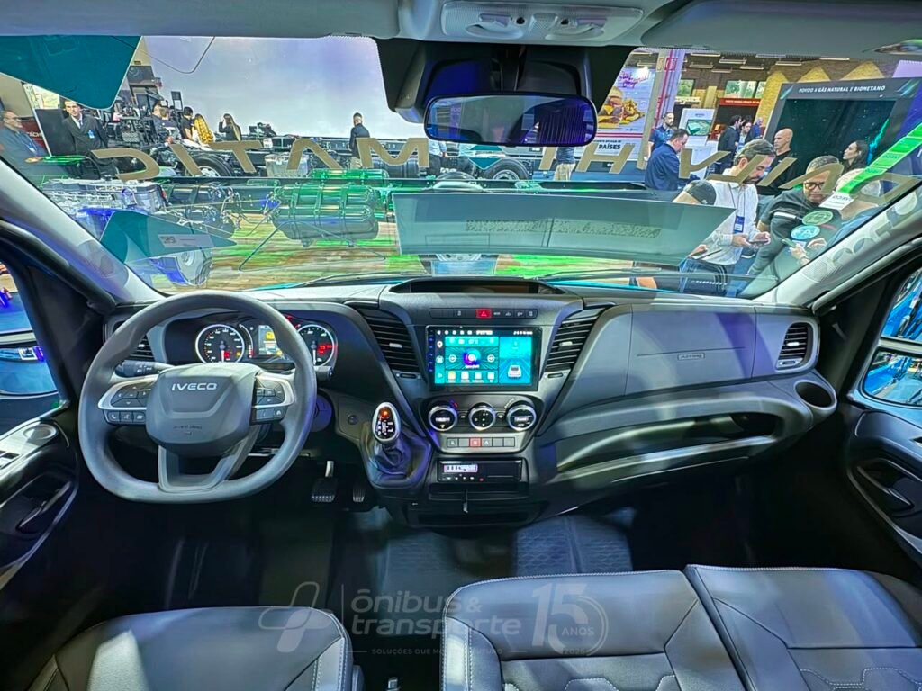 IVECO BUS amplia portfólio na Lat.Bus 2026 com novo chassi 17-210 e Daily Minibus automática 3 Iveco
