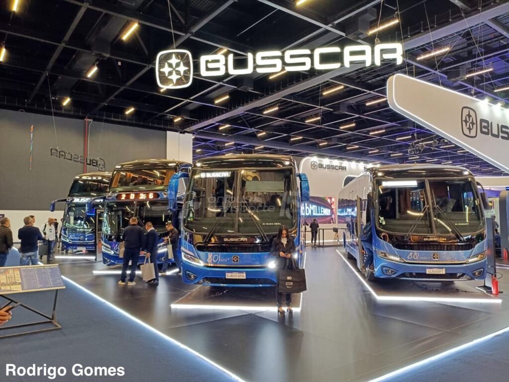 BUSSCAR amplia família NB1 e lança El Buss FT, EB 325 e EB 325L para fretamento e transporte rodoviário 2 Busscar