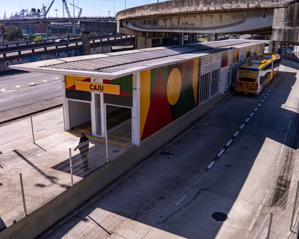 Estação Caju entra em operação e amplia atendimento do BRT Transbrasil no Rio de Janeiro 1 BRT Transbrasil