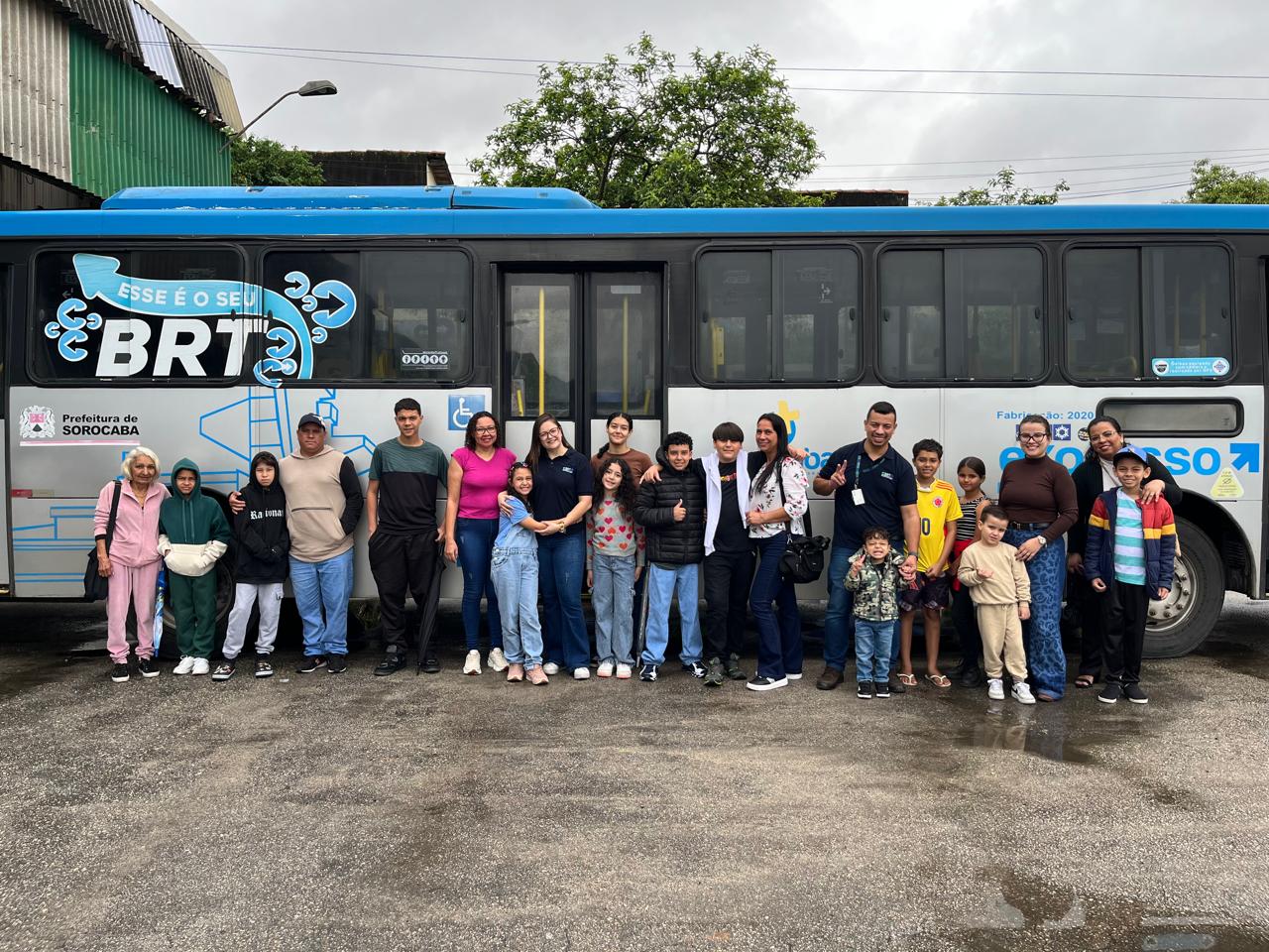 BRT Sorocaba abre garagem e centro de controle para filhos de funcionários